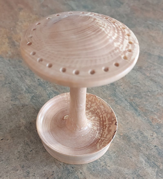 beech-ear-ring-holder