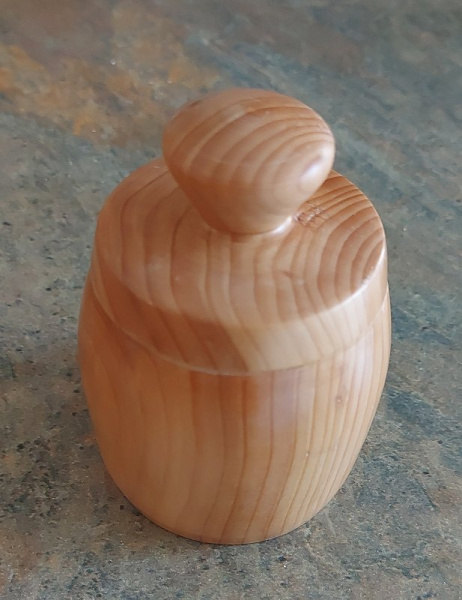 small-lidded-cherry-pot-1