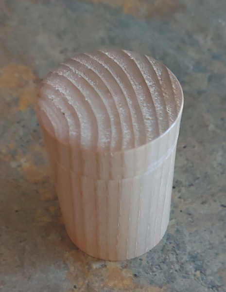 small-lidded-elm-box-2_560769609